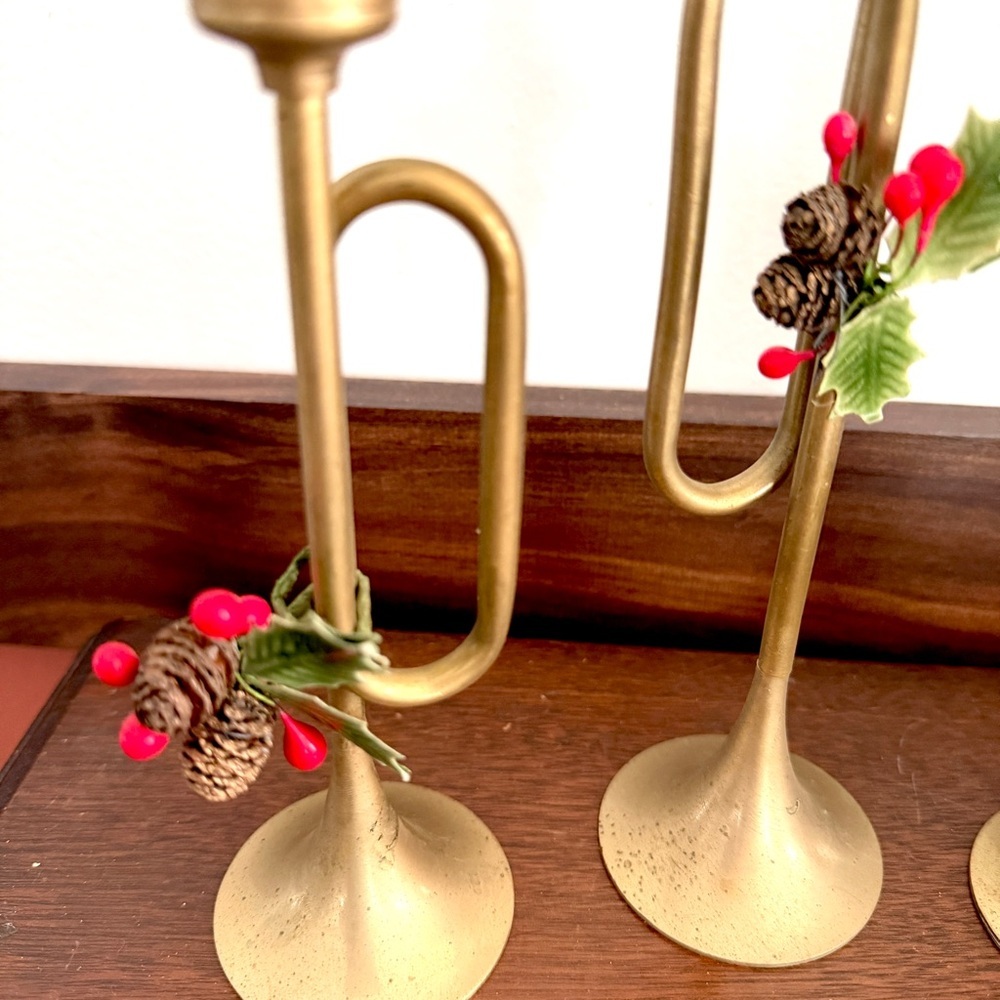 Vintage Brass Bugle Horn Candlestick Decor Trumpet Christmas Farmhouse Decor - Picture 2 of 13